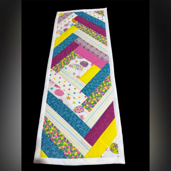 Handmade Easter table runner - Picture 2 of 8